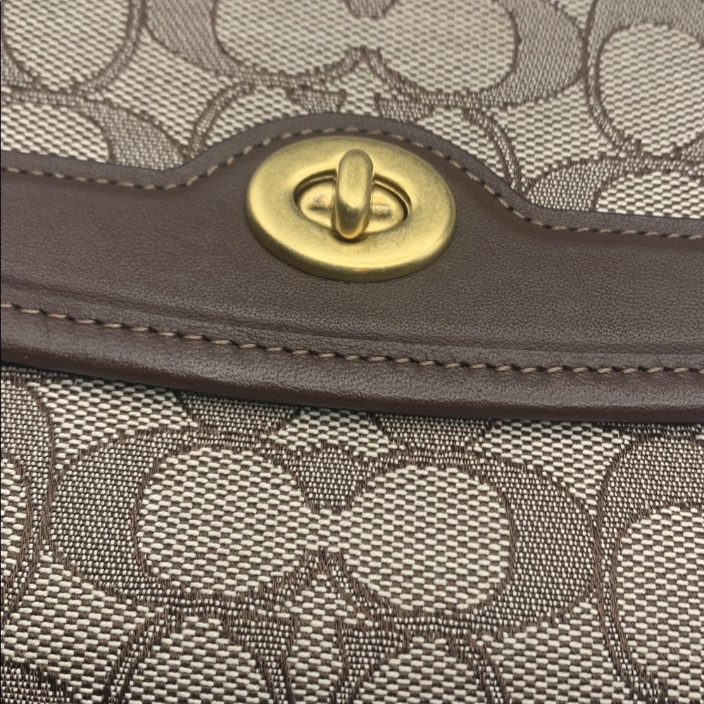 Coach Tan and Brown Signature Shoulder Bag - Picture 5 of 9